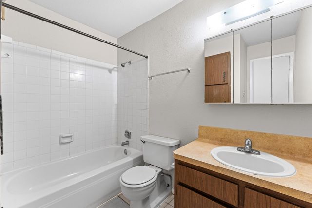 7200 Clarewood Drive 1805, Houston, TX 77036