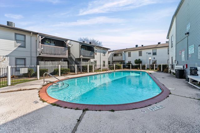 7200 Clarewood Drive 1805, Houston, TX 77036