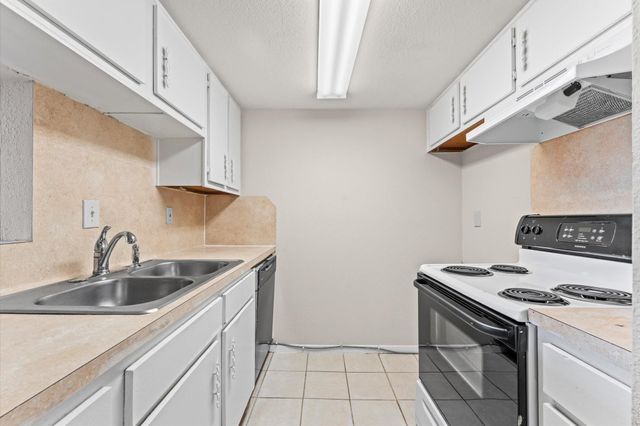 7200 Clarewood Drive 1805, Houston, TX 77036