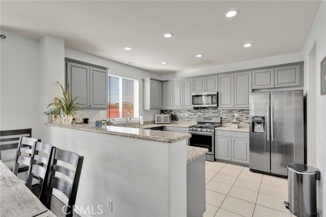 8738 Redondo, Hesperia, CA 92344