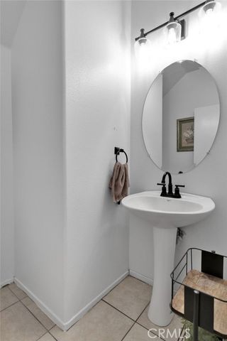 8738 Redondo, Hesperia, CA 92344