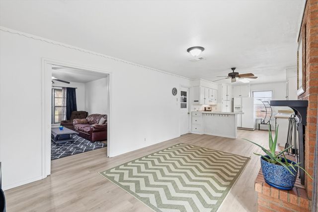 612 N 10th Street, Sanger, TX 76266