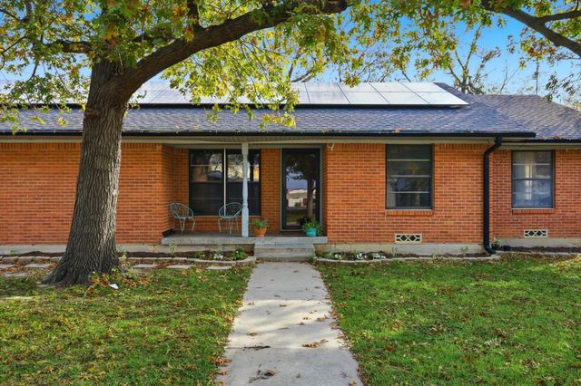 612 N 10th Street, Sanger, TX 76266