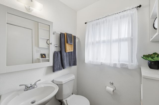 612 N 10th Street, Sanger, TX 76266