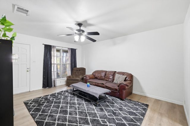 612 N 10th Street, Sanger, TX 76266