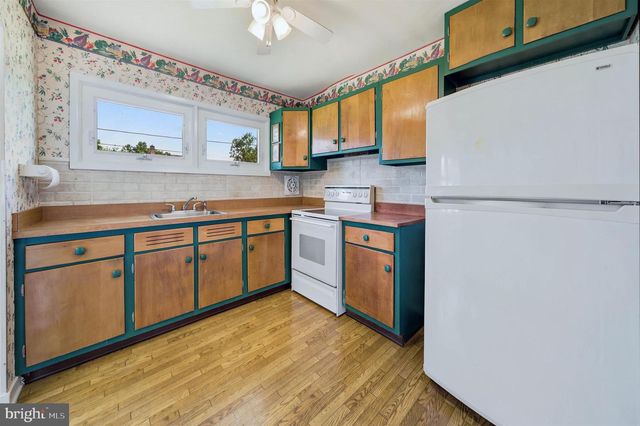 141 S SHELLEY DR, Claymont, DE 19703