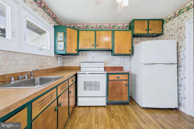 141 S SHELLEY DR, Claymont, DE 19703