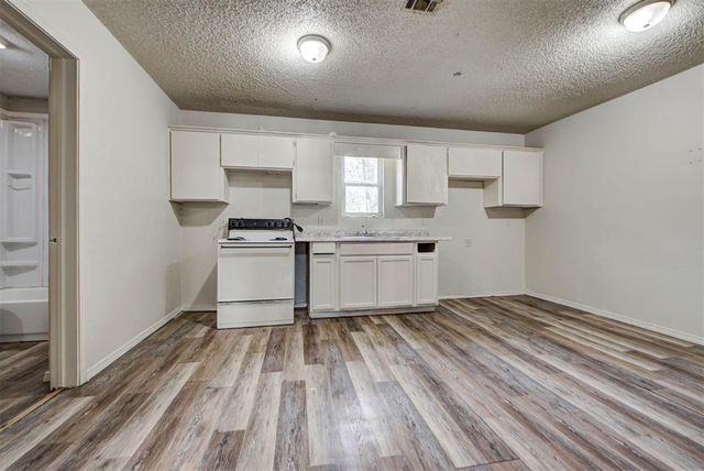 1421 NW 7th Street, Oklahoma City, OK 73106