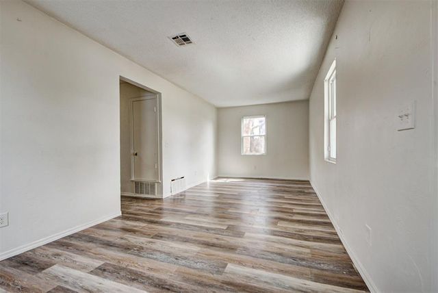 1421 NW 7th Street, Oklahoma City, OK 73106