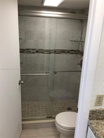 10975 SW 107th St 302, Miami, FL 33176