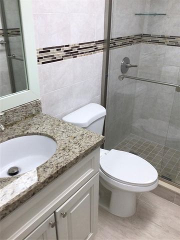 10975 SW 107th St 302, Miami, FL 33176