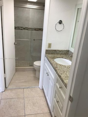 10975 SW 107th St 302, Miami, FL 33176