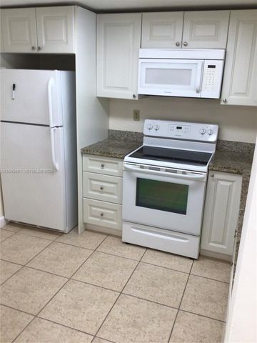 10975 SW 107th St 302, Miami, FL 33176
