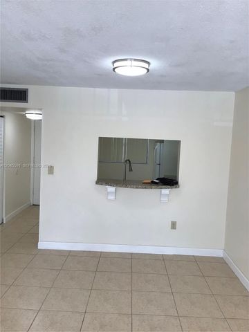 10975 SW 107th St 302, Miami, FL 33176