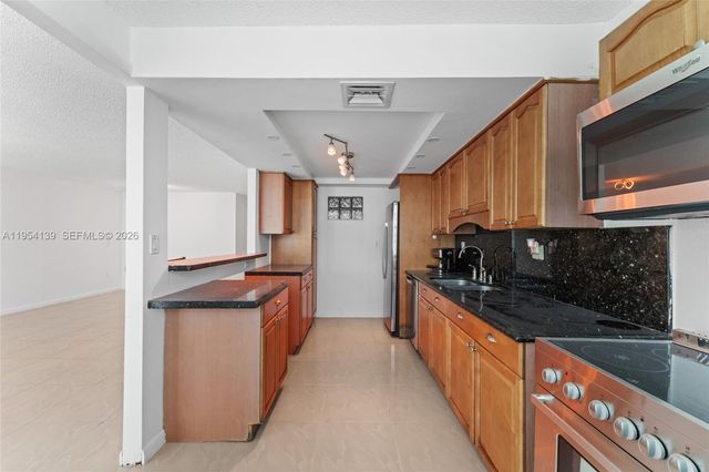 18061 Biscayne Boulevard 1701, Aventura, FL 33160