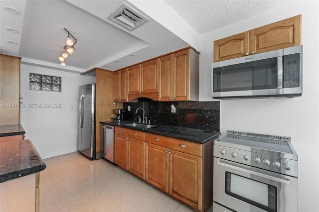 18061 Biscayne Boulevard 1701, Aventura, FL 33160