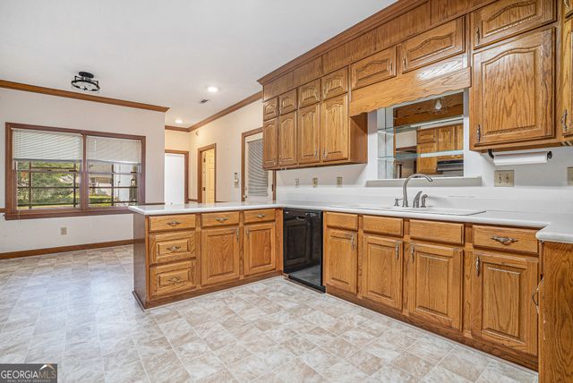 950 Sundew Drive SE, Conyers, GA 30013