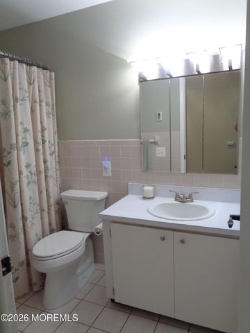 5 B Mohawk Court, Whiting, NJ 08759