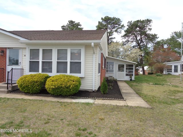 5 B Mohawk Court, Whiting, NJ 08759