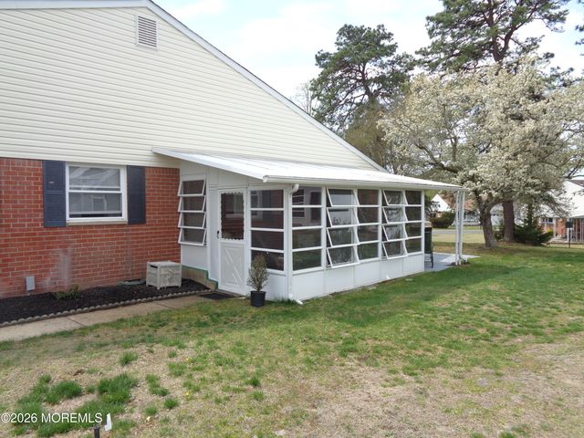 5 B Mohawk Court, Whiting, NJ 08759