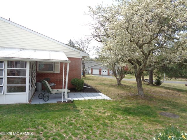 5 B Mohawk Court, Whiting, NJ 08759