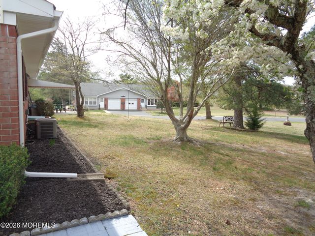 5 B Mohawk Court, Whiting, NJ 08759