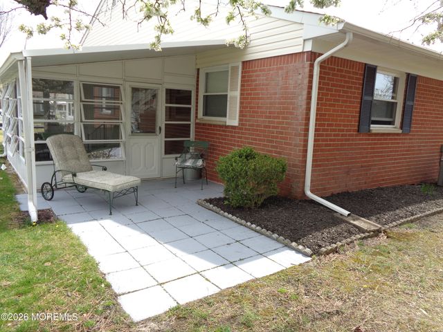 5 B Mohawk Court, Whiting, NJ 08759