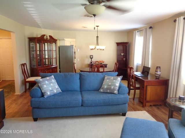 5 B Mohawk Court, Whiting, NJ 08759