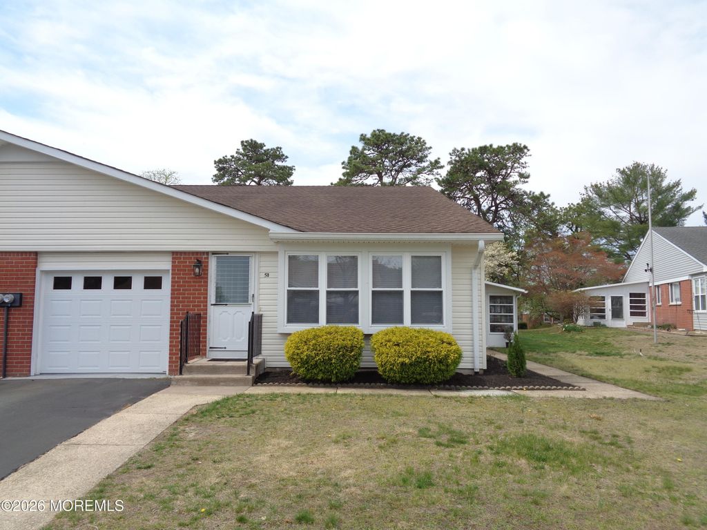 5 B Mohawk Court, Whiting, NJ 08759