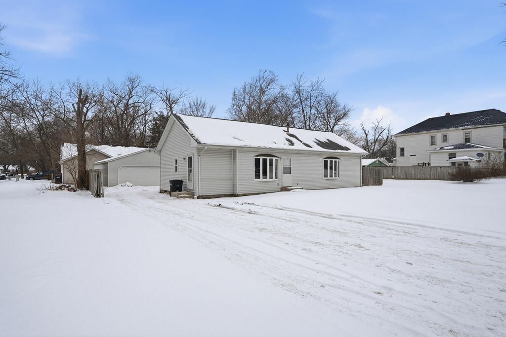 2832 Willowdale Road, Portage, IN 46368