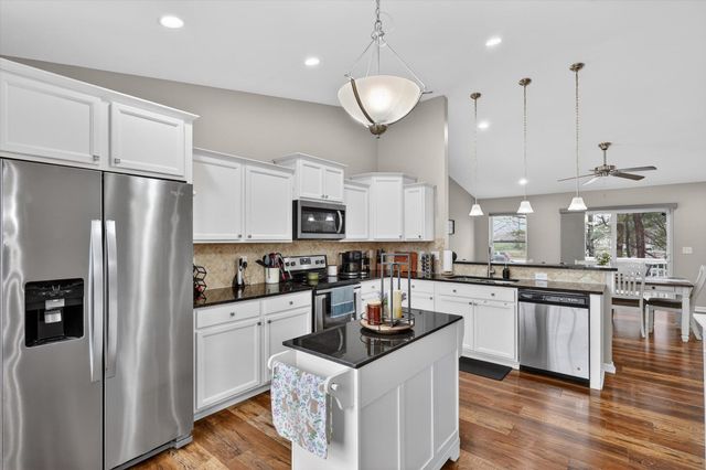72386 Beacon Court, South Haven Twp, MI 49090