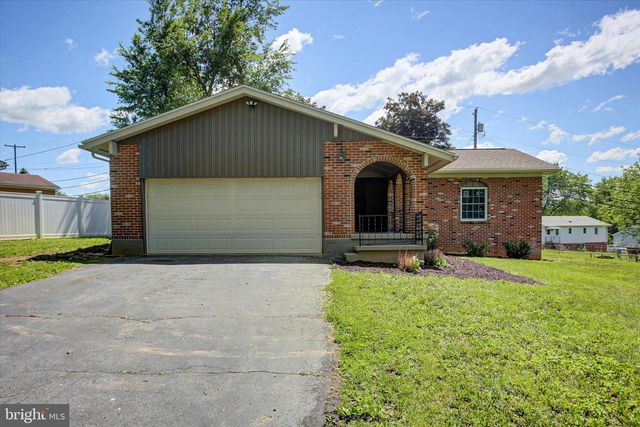 868 FOX MEADOW ROAD, Chambersburg, PA 17202