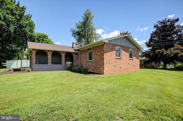 868 FOX MEADOW ROAD, Chambersburg, PA 17202