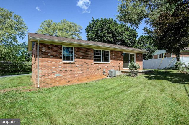868 FOX MEADOW ROAD, Chambersburg, PA 17202