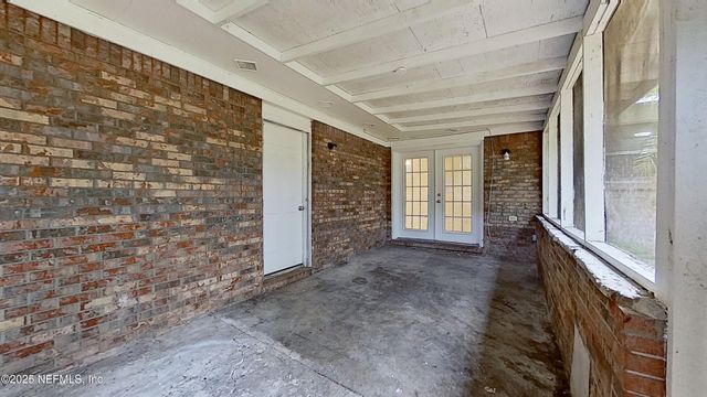 3995 CROSS CREEK Road, Jacksonville, FL 32277