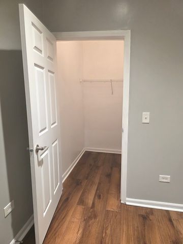 736 S Kedzie Avenue 1, Chicago, IL 60612