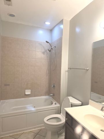 736 S Kedzie Avenue 1, Chicago, IL 60612