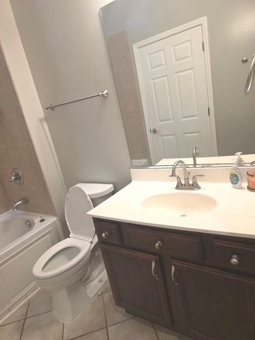 736 S Kedzie Avenue 1, Chicago, IL 60612