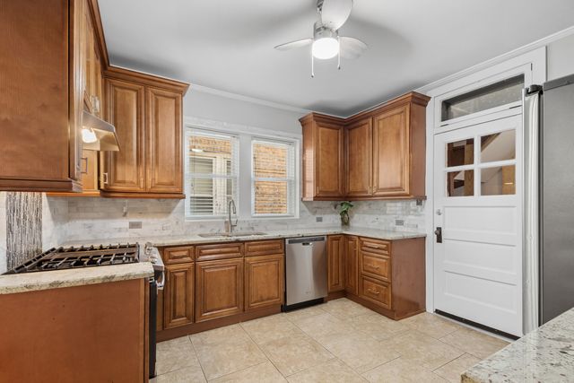 5010 N MAJOR Avenue, Chicago, IL 60630