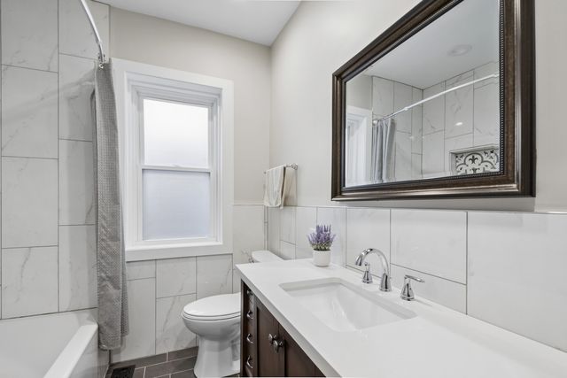 5010 N MAJOR Avenue, Chicago, IL 60630