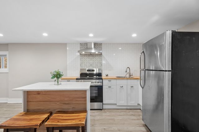 5010 N MAJOR Avenue, Chicago, IL 60630
