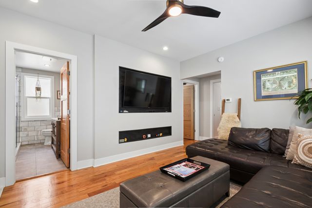 5010 N MAJOR Avenue, Chicago, IL 60630