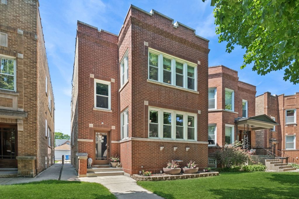 5010 N MAJOR Avenue, Chicago, IL 60630