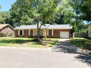 103 Sandtrap Road, Summerville, SC 29483