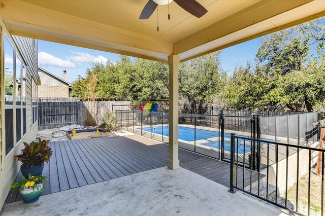 165 Crescent Heights DR, Georgetown, TX 78628