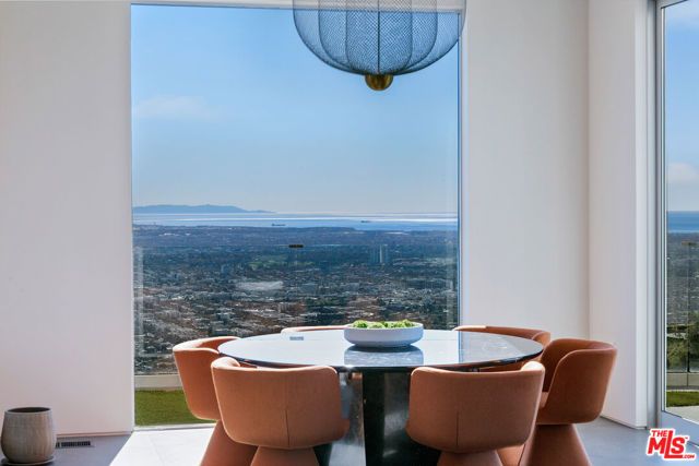 2020 Cyprean Drive, Los Angeles, CA 90046