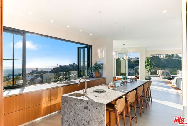 2020 Cyprean Drive, Los Angeles, CA 90046