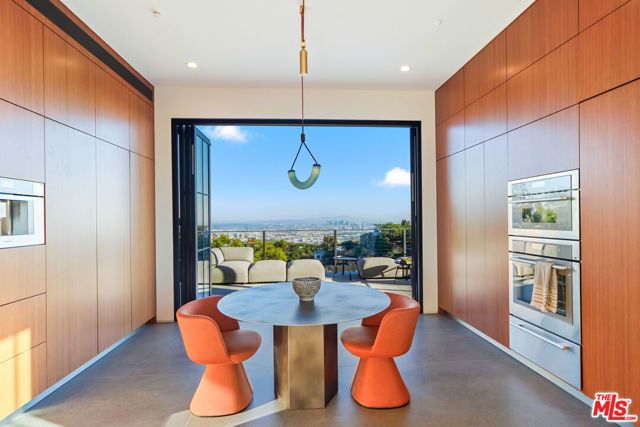 2020 Cyprean Drive, Los Angeles, CA 90046