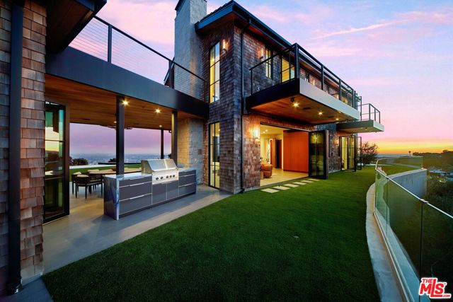 2020 Cyprean Drive, Los Angeles, CA 90046