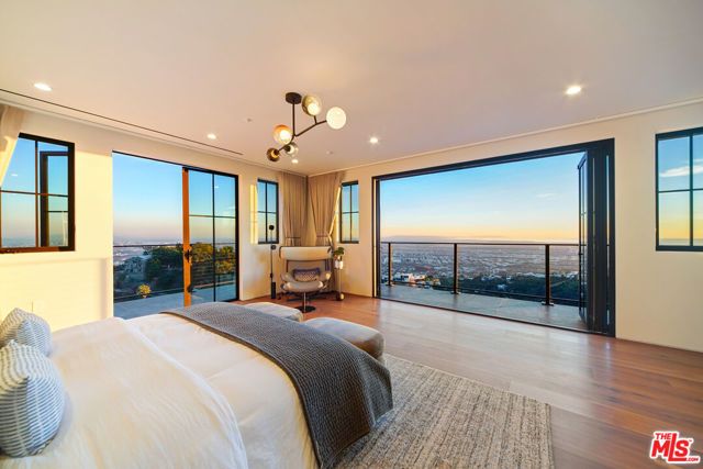 2020 Cyprean Drive, Los Angeles, CA 90046